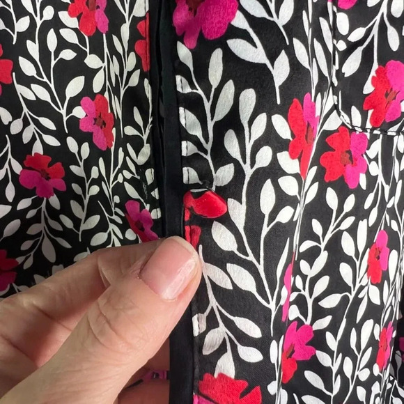 Kate Spade NY Black Red Poppy Floral Button Front Sleep Pajama Top Size Medium - Picture 6 of 9